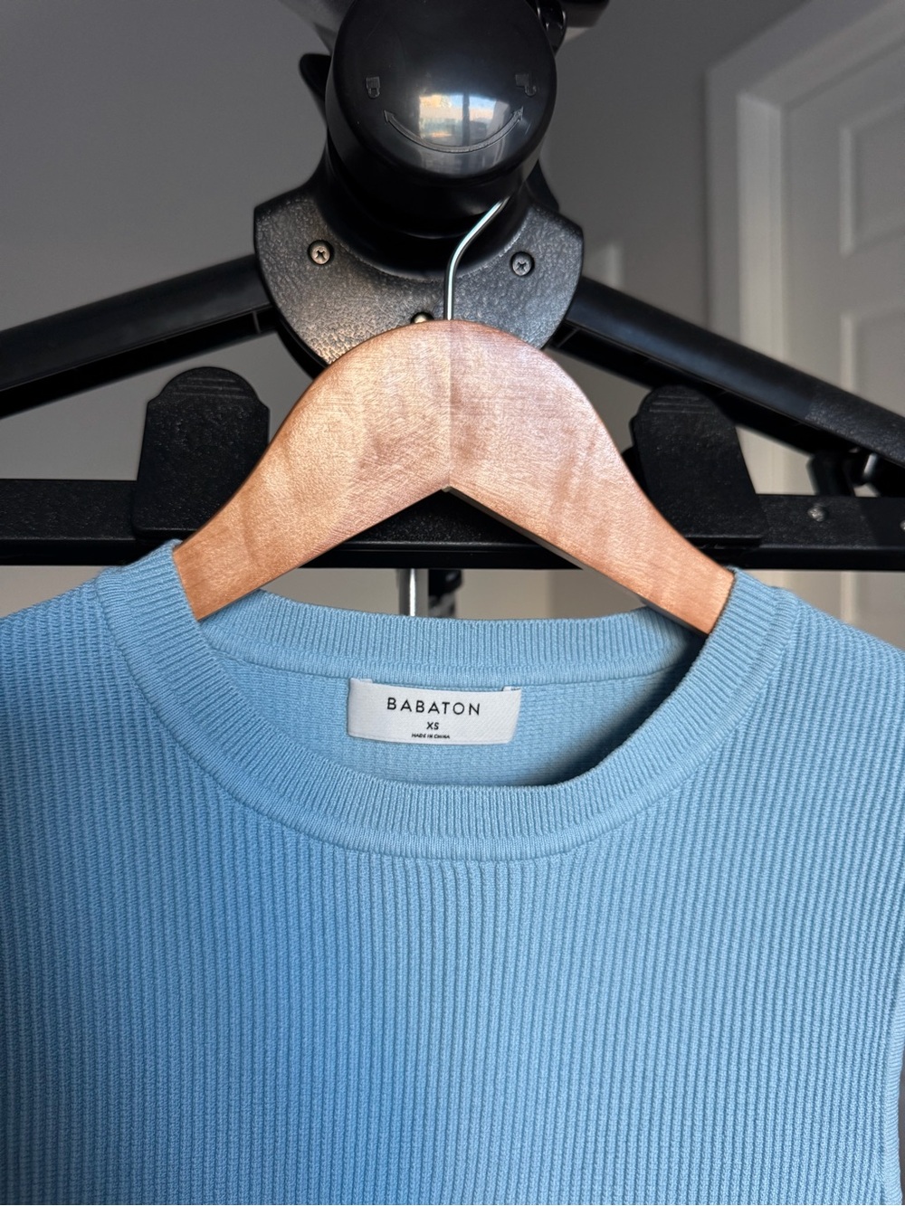 Babaton Light Blue Ribbed Crop Tank - Picture 4 of 4